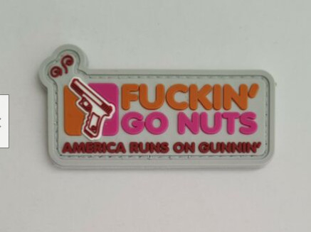 Dunkin Donut Go Nuts 3D PVC Tactical Patch ตะขอสีชมพูและแพทช์ขวัญกำลังใจ