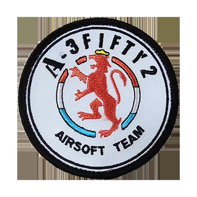 กล่องส่งเครื่องปักโลโก้แบบ Custom Iron On Patch พร้อมปัดที่เหมาะสม